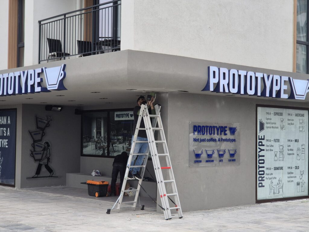 Prototype Coffee Dış Cephe Tabela ve Pleksi Menü Uygulaması